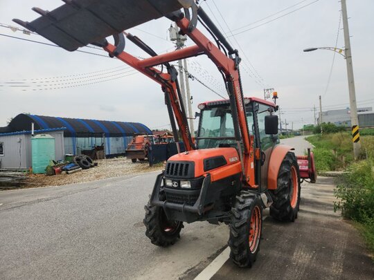 구보다 트랙터 L500 (50마력) 앞좌측면