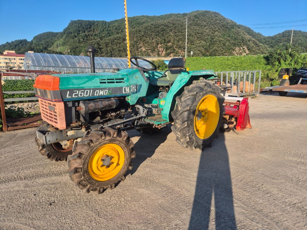 대동 트랙터 L2601-4WD (26마력) 뒤우측면