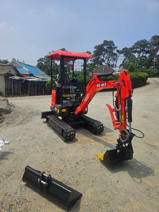 OEM 제품 미니굴삭기 구보다엔진 1.7톤 앞좌측면