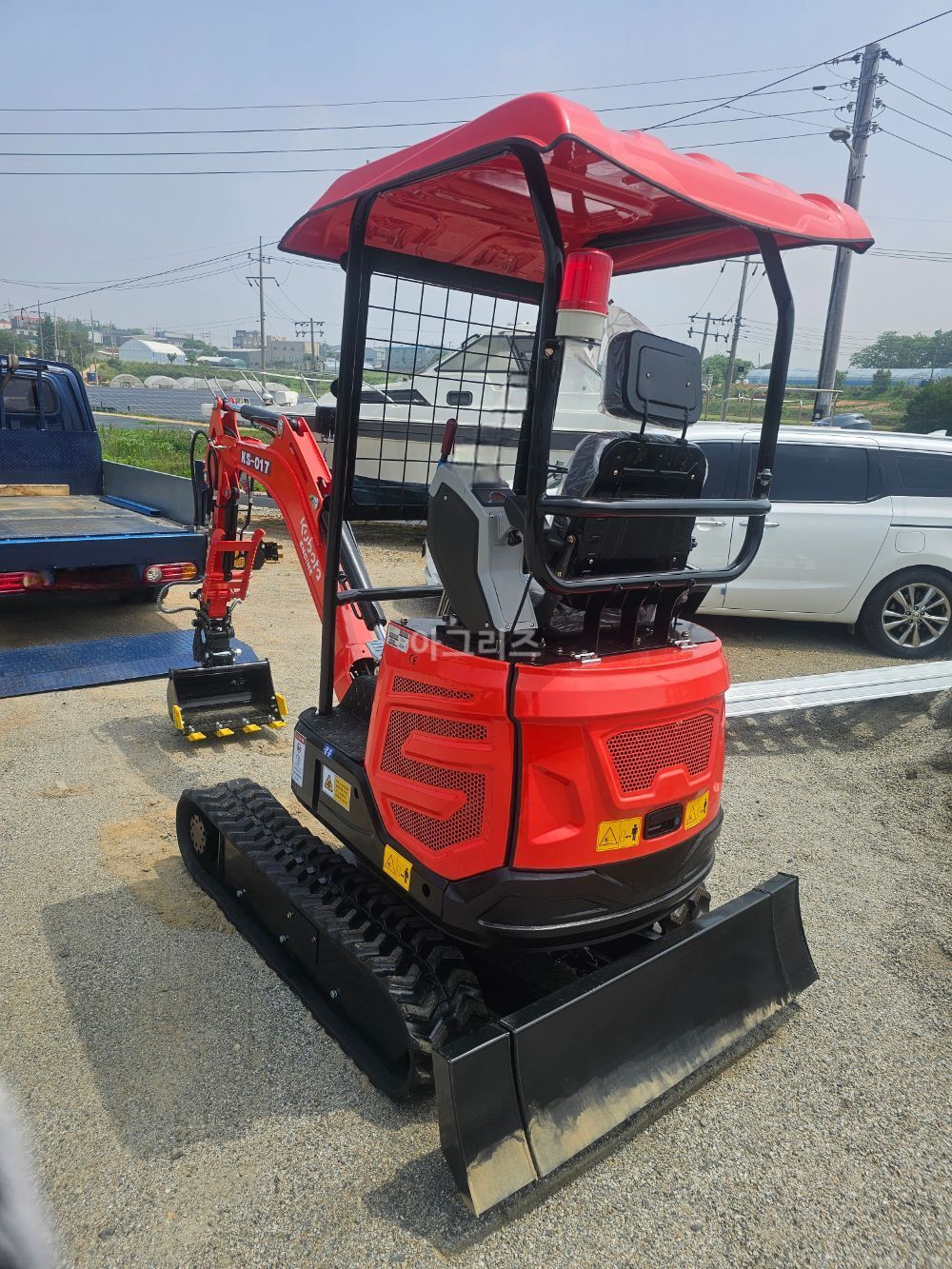 OEM 제품 미니굴삭기 구보다엔진 1.7톤 뒤우측면