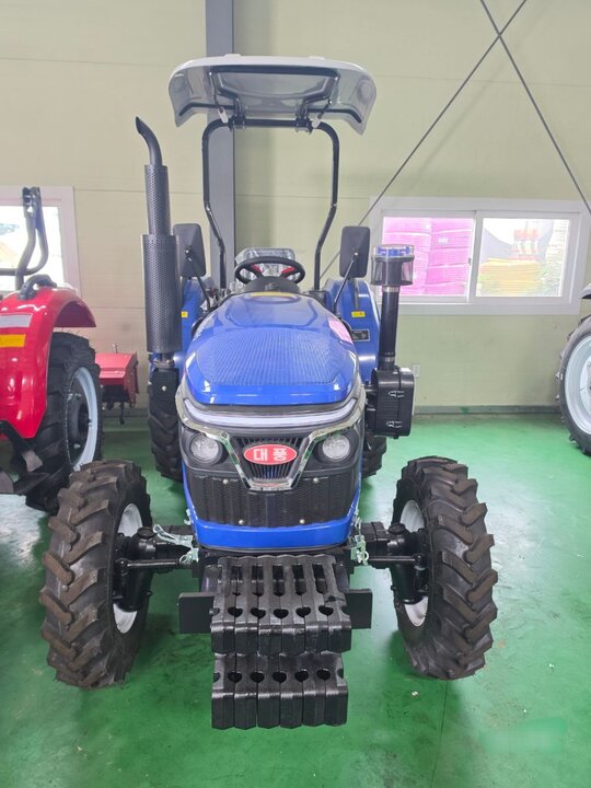  Tractor 50마력 (50hp) 앞좌측면