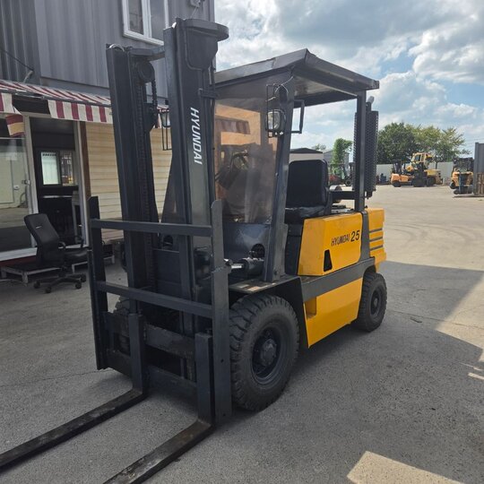 Hyundai Forklift HR2.5D (2.5톤) 앞좌측면