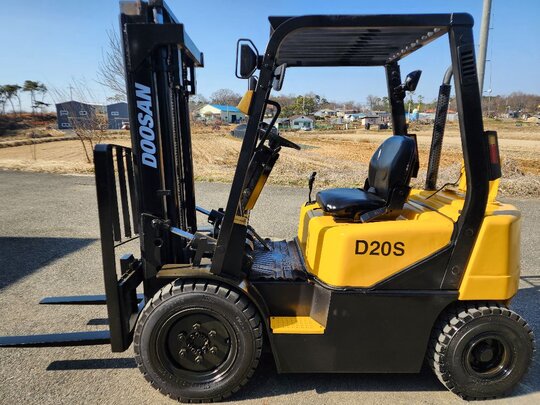  Forklift D20S (2.0톤) 앞좌측면