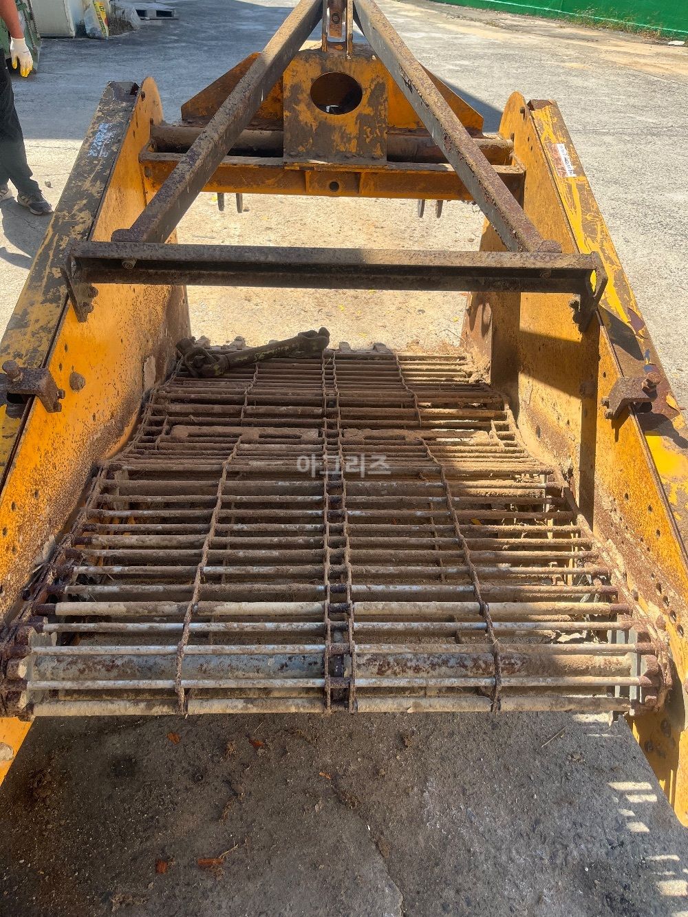 두루기계 수확기 DR-1100s 뒤우측면