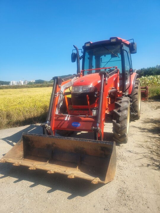 대동 트랙터 D702 (70마력) 앞좌측면