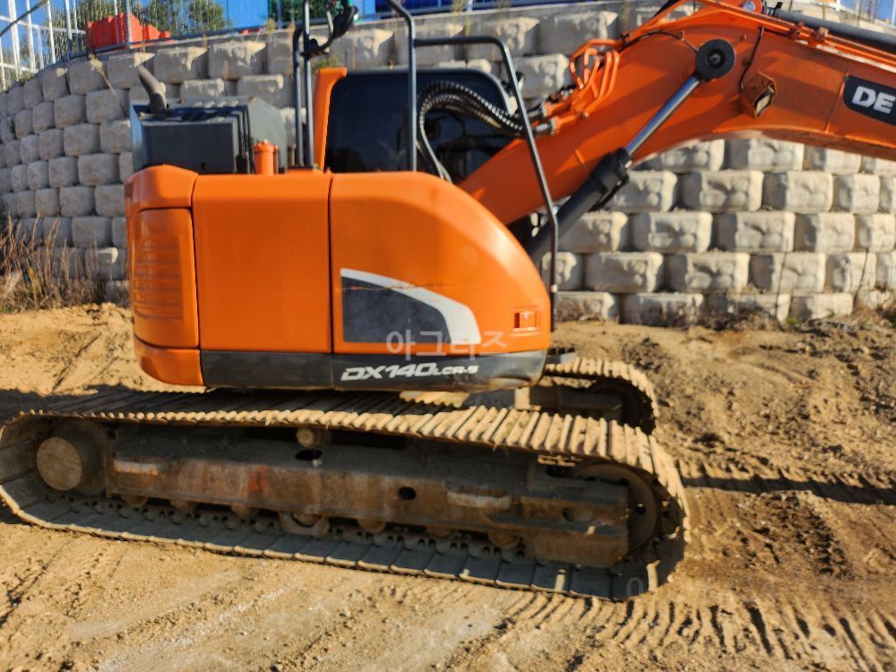  Excavator (14톤)  뒤우측면