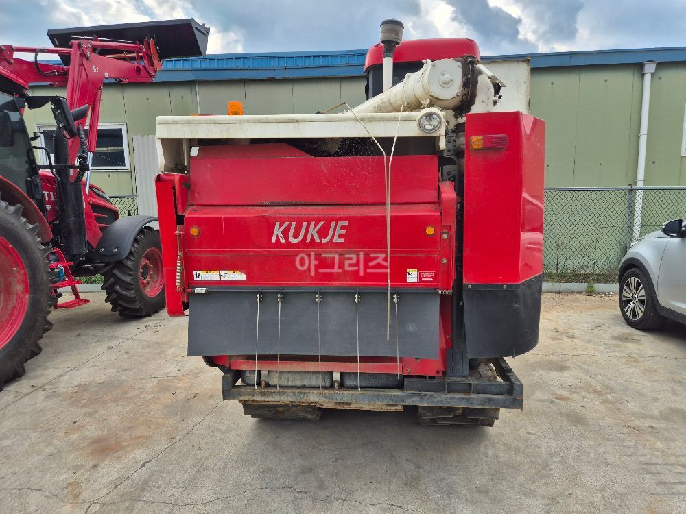 Kukje Combine Harvester KC87 (5Rows) 뒤우측면