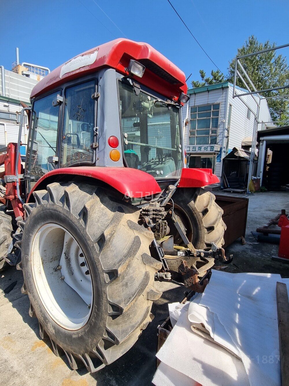 TYM Tractor 동양 T720 (72hp) 뒤우측면
