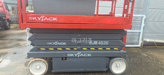 렌탈.고속작업대.발판8미터.작 고소작업대.발판8미터10미터 고소작업대.발판8미터10미터 앞좌측면