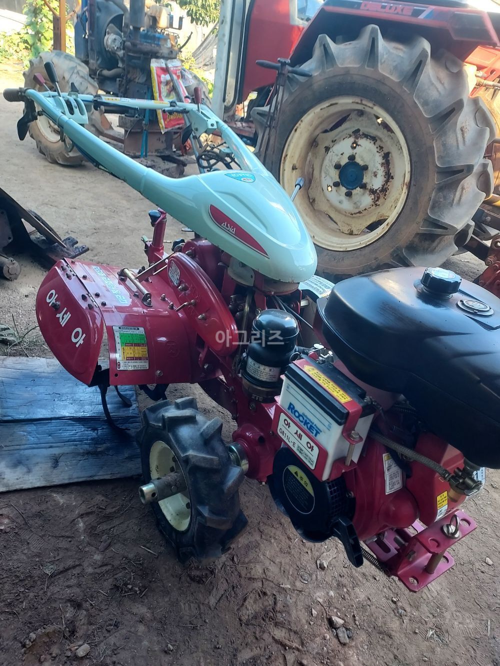 Shibaura Cultivator AMC-880 (6.5hp) 뒤우측면