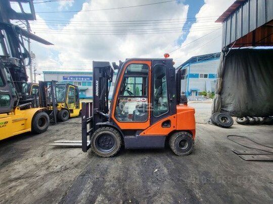 Doosan Forklift D30S-7 (3톤) 앞좌측면