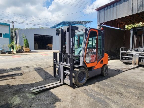 Doosan Forklift D30S-7 (3톤) 뒤우측면