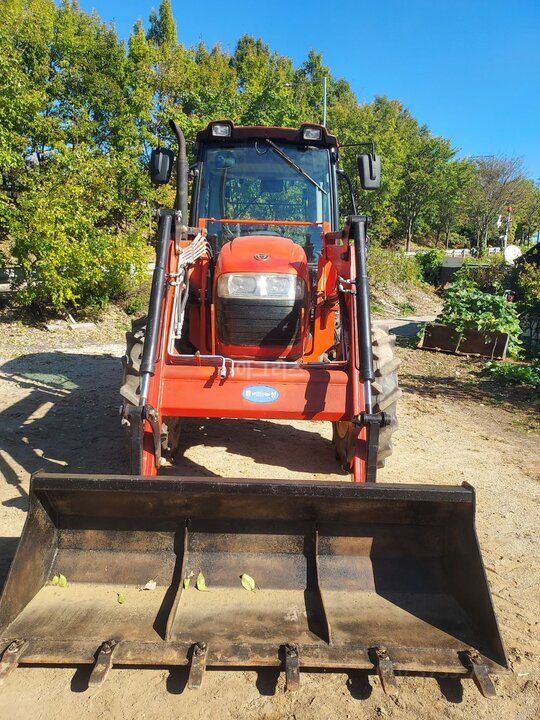 Daedong Tractor D702 (70hp) 앞좌측면