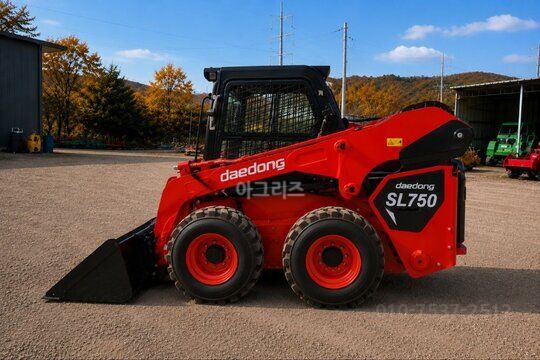 Daedong Skid steer loader SL750-L  앞좌측면