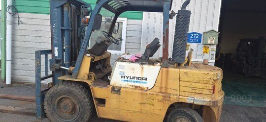  Forklift (3.5톤)  앞좌측면