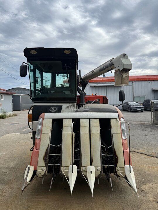 Kubota Combine Harvester ER575K (5Rows) 앞좌측면