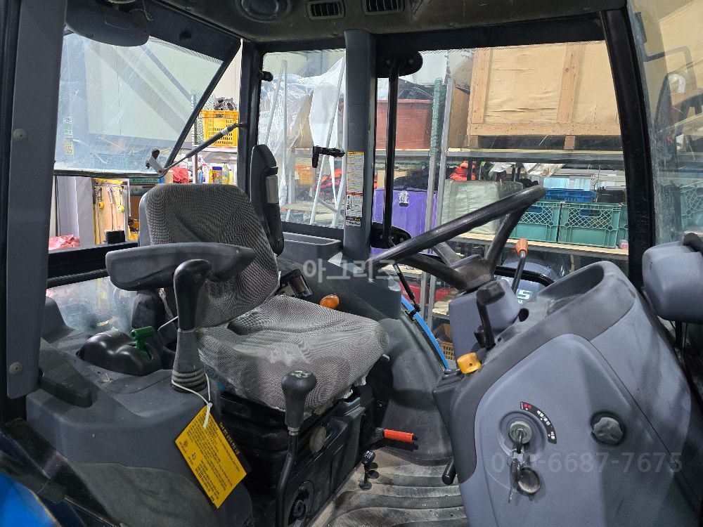 LS 트랙터 XU6150 (50.7마력) 뒤우측면