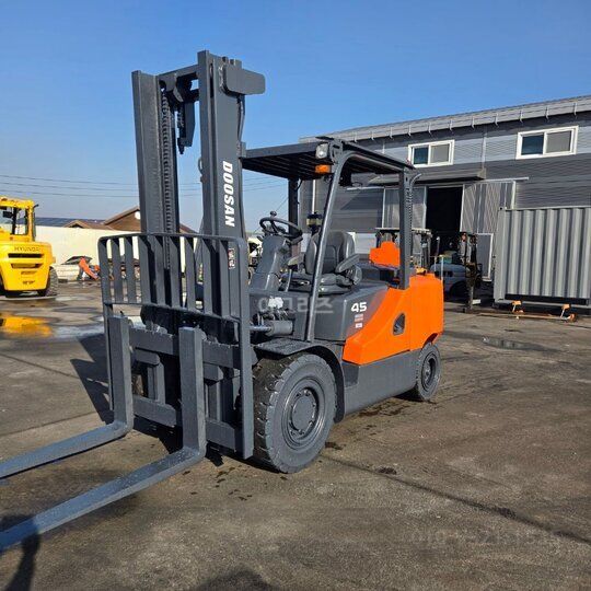 Doosan Forklift D45S-7 (4.5톤) 앞좌측면