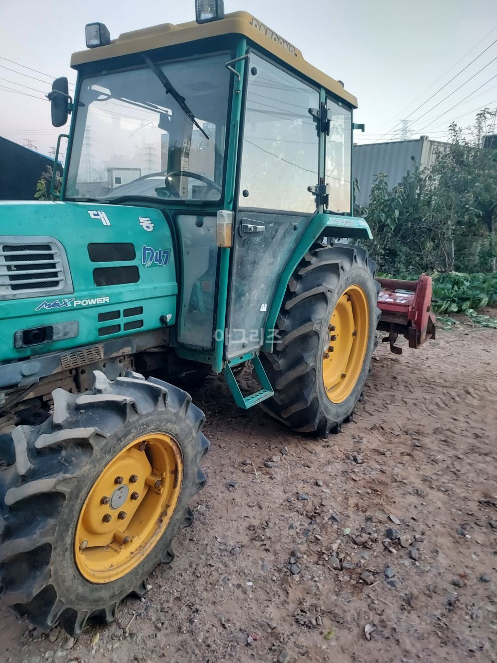 대동 트랙터 D47 (47마력) 뒤우측면