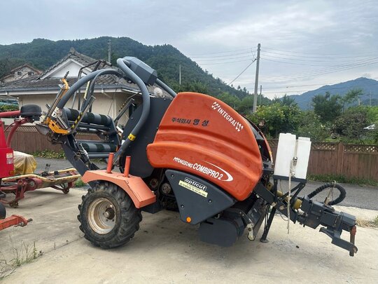  Round Baler COMBIPRO2COMBIPRO2  앞좌측면