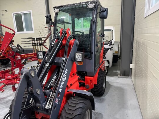  Loader ER1220  앞좌측면