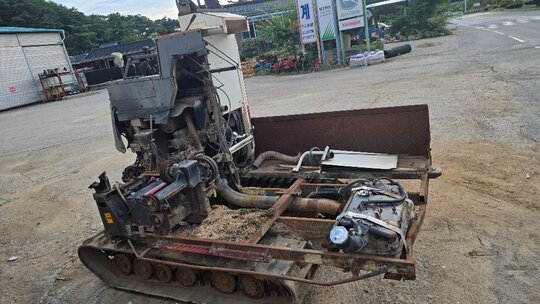 Kukje Combine Harvester KC515 (4Rows) 앞좌측면