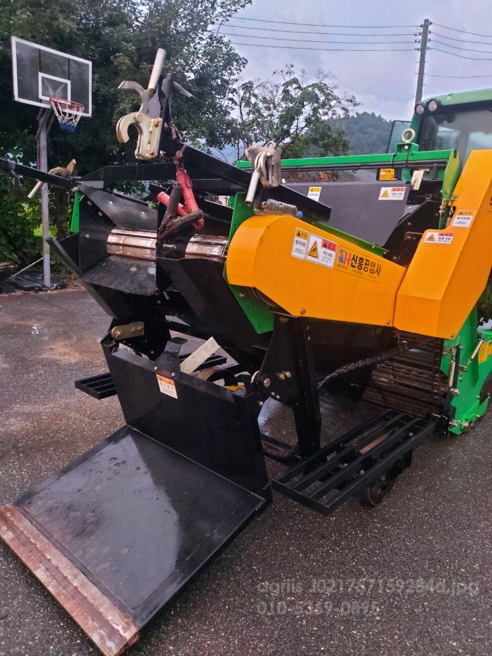  신흥수확기 1400 신흥수확기 1400  뒤우측면