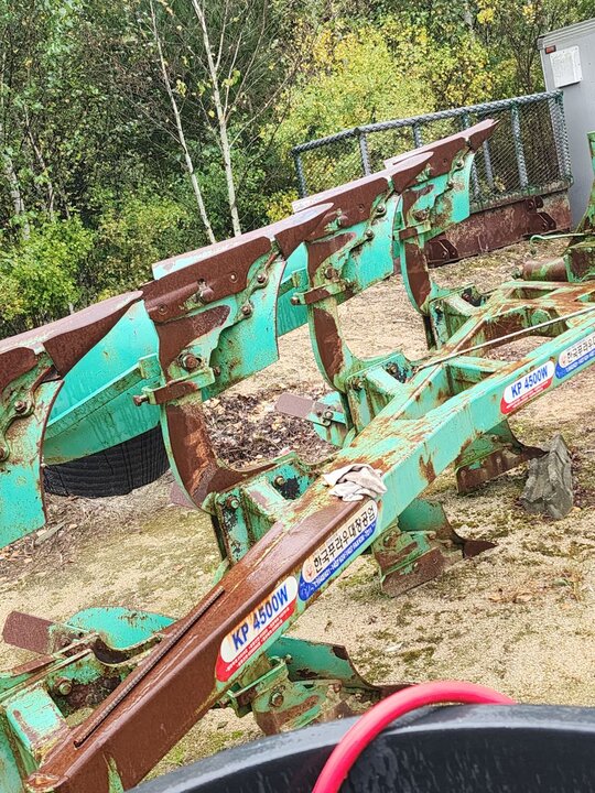 한국푸라우대창공업 쟁기 KP4500W 앞좌측면