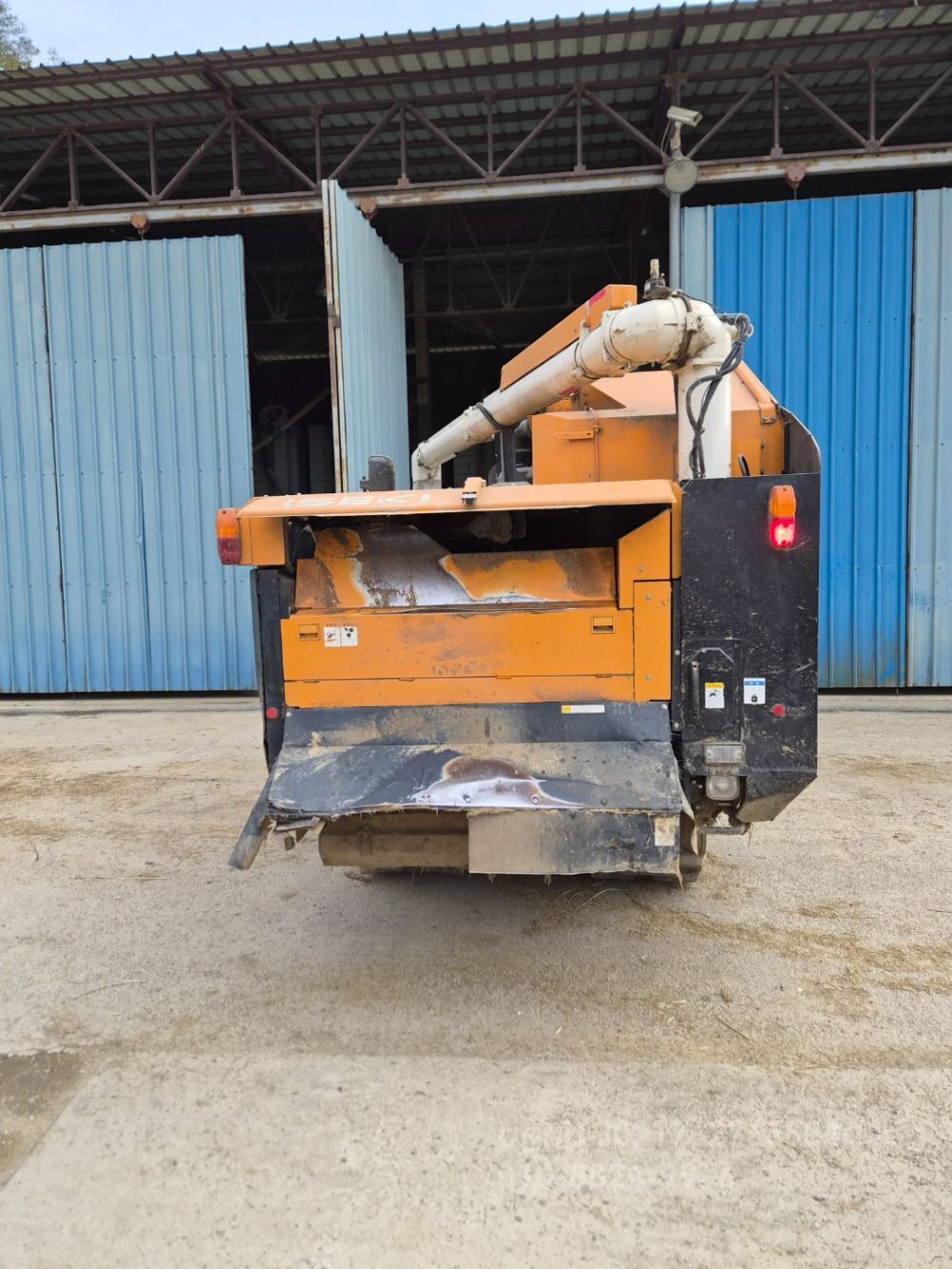 TYM Combine Harvester 7135 (7Rows) 뒤우측면