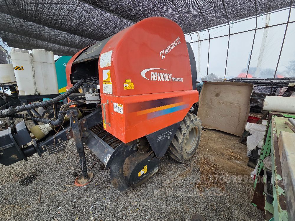 명성 원형베일러 RB1000DF 뒤우측면