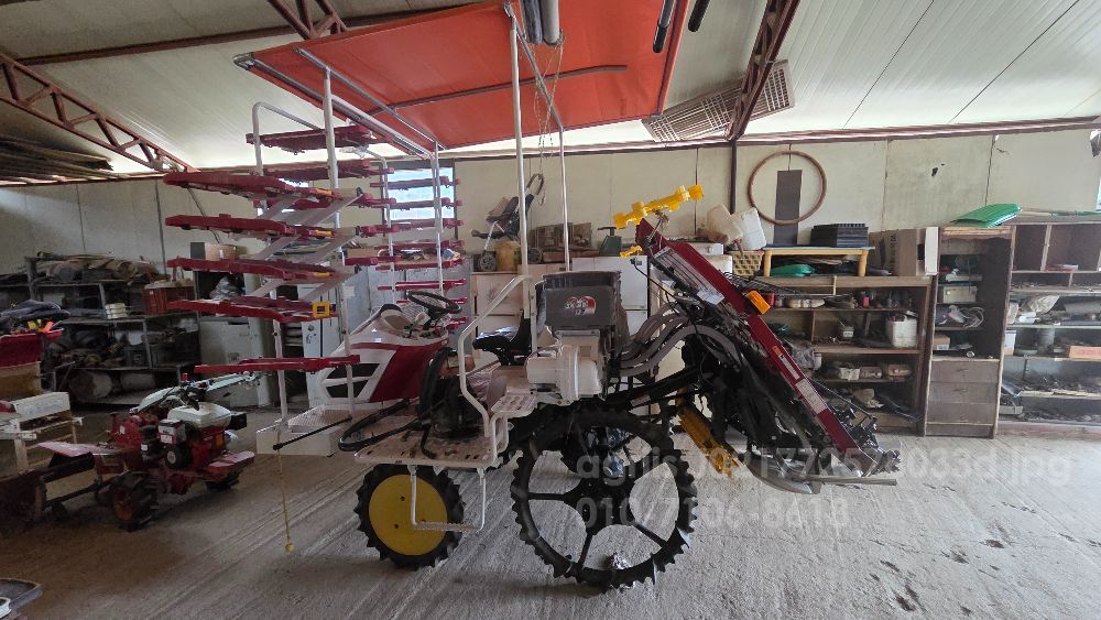 Yanmar Rice transplanter YR6DA (6Rows) 뒤우측면