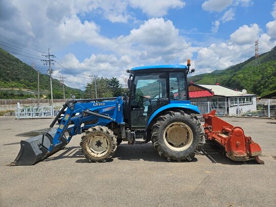 LS 트랙터 XR4150 (50.7마력) 앞좌측면