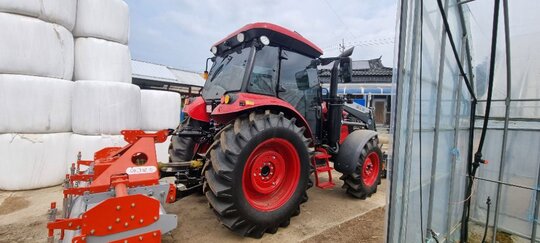 TYM 트랙터 T115 (115마력) 앞좌측면