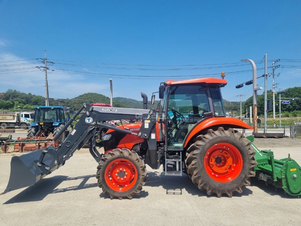 Kubota Tractor M7460 (74hp) 뒤우측면