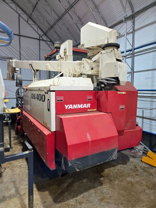Yanmar Combine Harvester GS400 (보통형) 앞좌측면