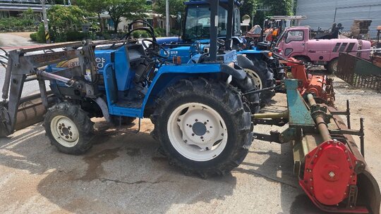 TYM 트랙터 T350 (35마력) 앞좌측면