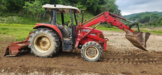 Kukje Tractor EF525 (52hp) 앞좌측면