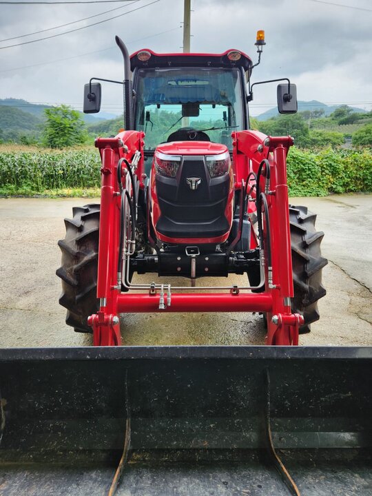국제 트랙터 K75P-S5 (75마력) 앞좌측면