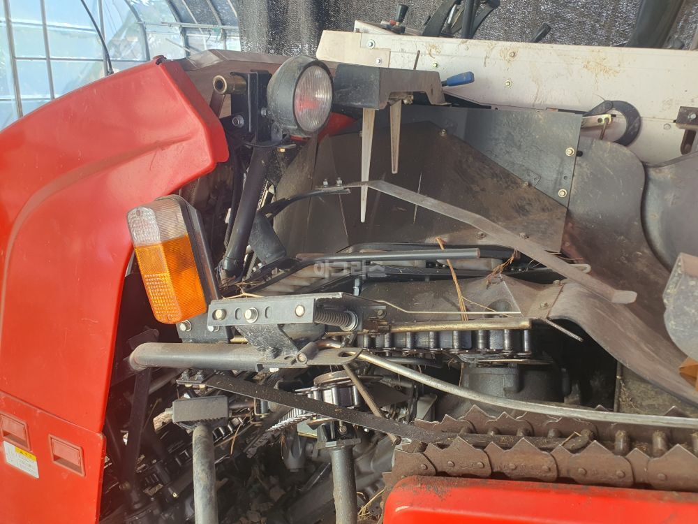 Daedong Combine Harvester DXM73GF (4Rows) 뒤우측면