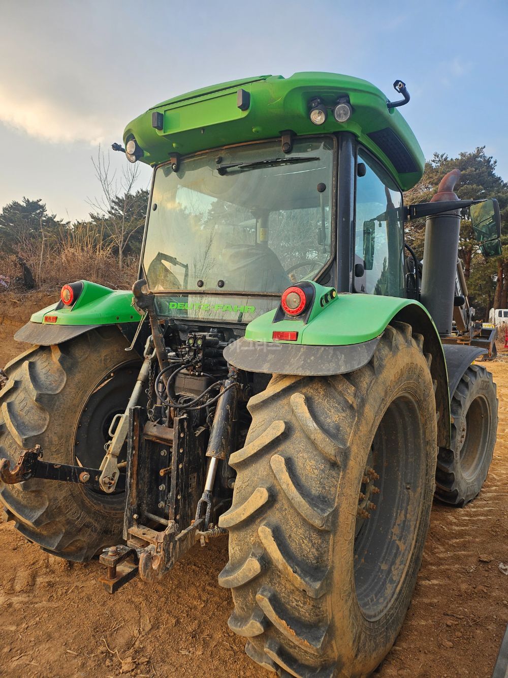  Tractor 5115 (118hp) 뒤우측면