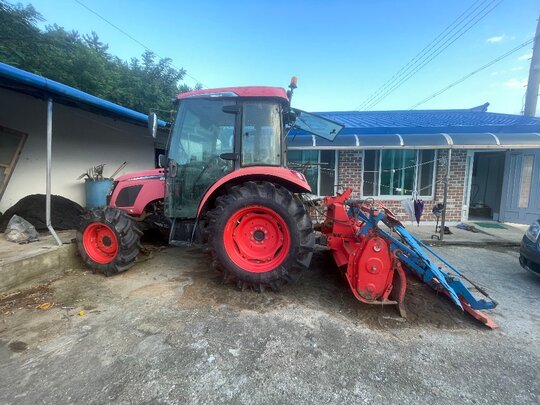 Daedong Tractor RS650C (67hp) 앞좌측면