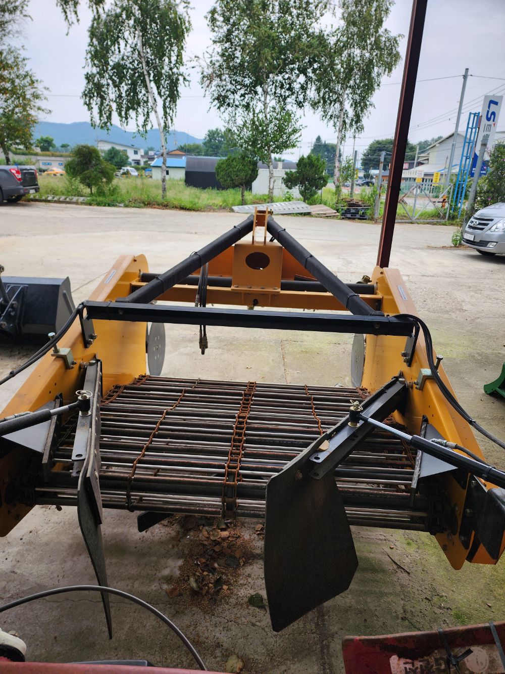 두루기계 감자수확기 감자수확기 뒤우측면
