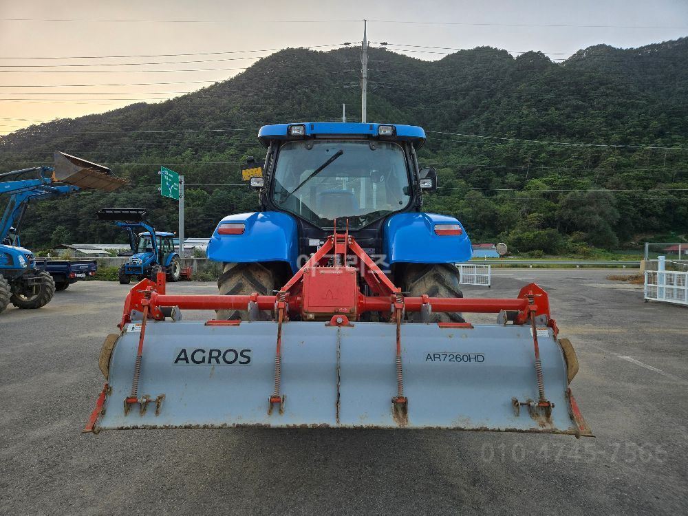 뉴홀랜드 트랙터 T6050 (125마력) 뒤우측면