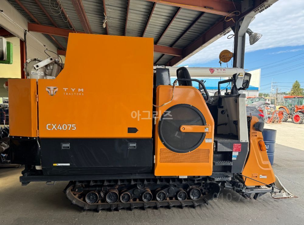 TYM Combine Harvester CX4075 (4Rows) 뒤우측면