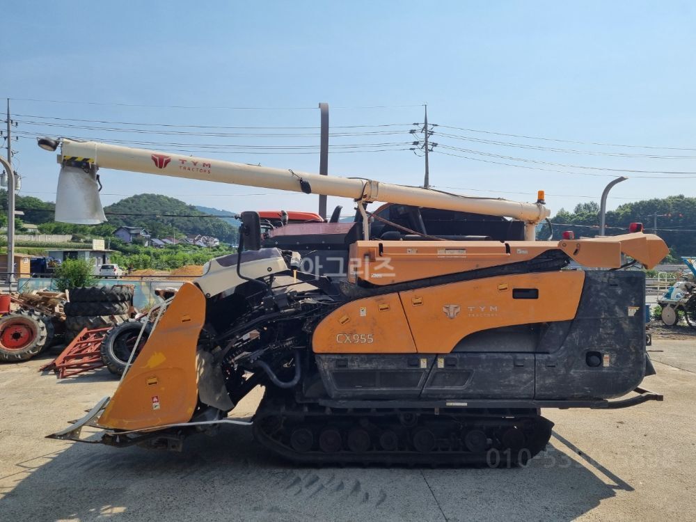 TYM Combine Harvester CX955 (5Rows) 뒤우측면