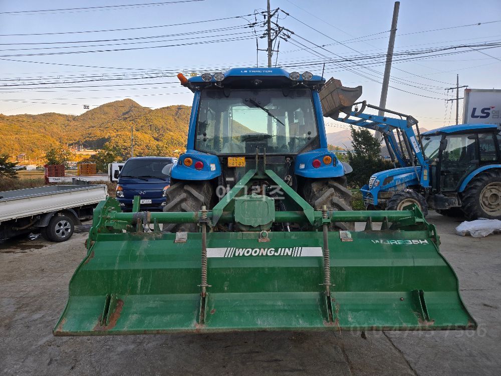 LS 트랙터 XP7095 (95마력) 뒤우측면