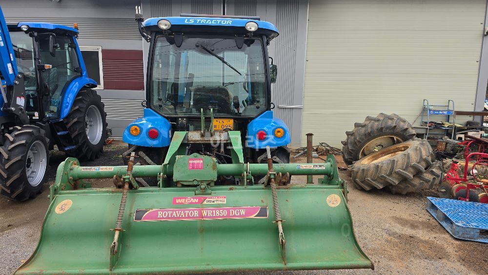 LS Tractor XR4145 (45.5hp) 뒤우측면