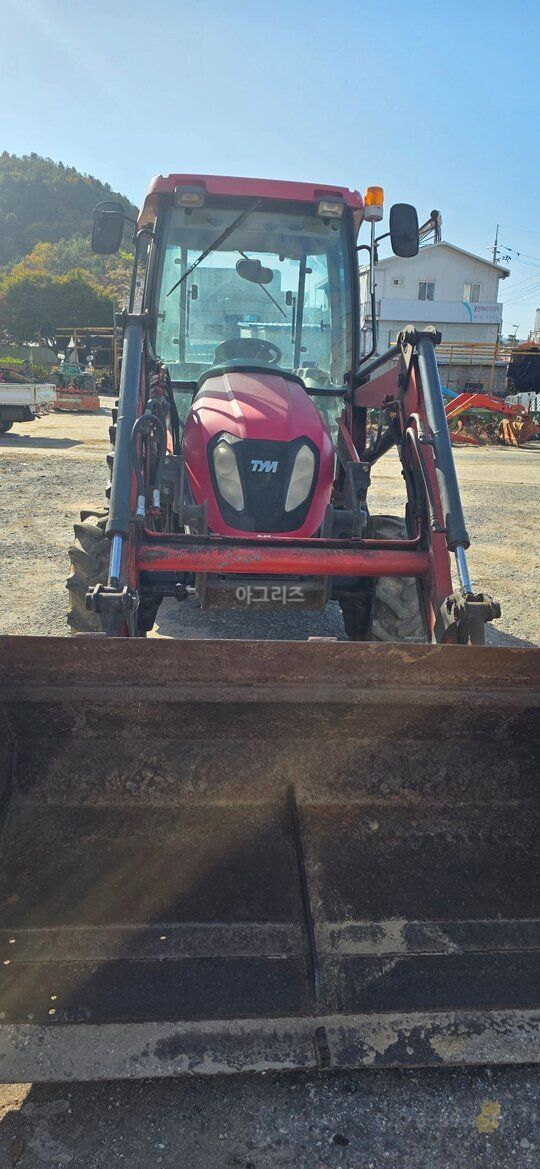 TYM 트랙터 T483 (48마력) 앞좌측면