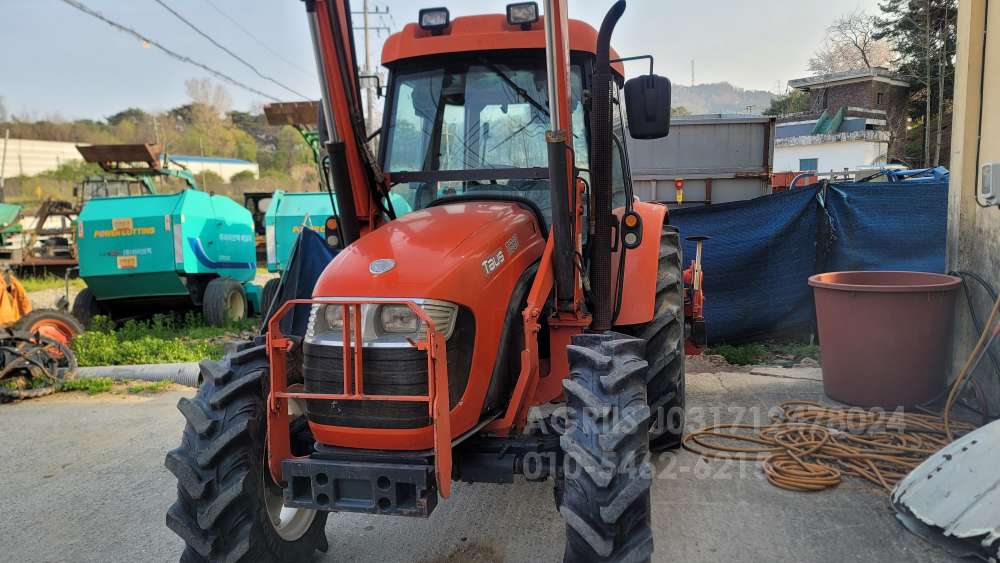 Daedong Tractor TS80 (78hp) 앞좌측면