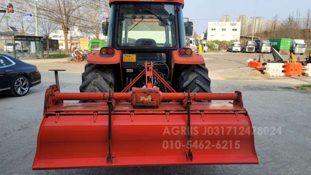 Daedong Tractor TS80 (78hp) 운전석